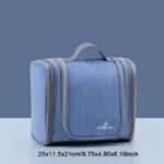 famille en voyage avec trousse