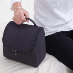Trousse de toilette avec crochet