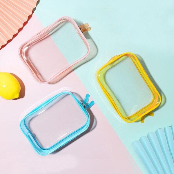 trousse de toilette colorée