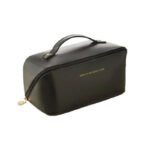 Trousse noire de beauté