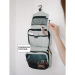 trousse de toilette suspendue