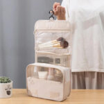 trousse de toilette suspendue
