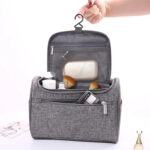 trousse toilette pratique voyage