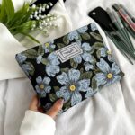 trousse fleurie élégante