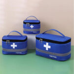 trousse rouge et bleu de pharmacie
